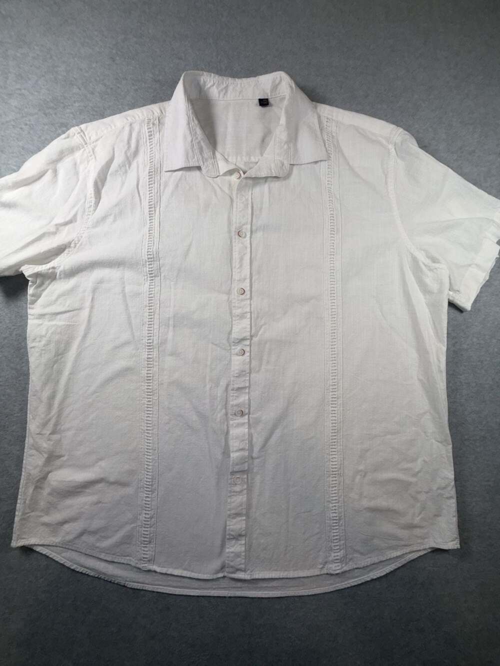 Design In Italy Men's White Short Sleeve Guayabera Shirt w/Pin-Tuck Details